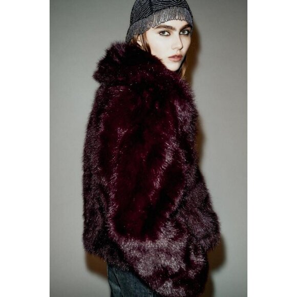 ZARA SHORT FAUX FUR COAT WITH FIREMAN CLASPS - Picture 6 of 10